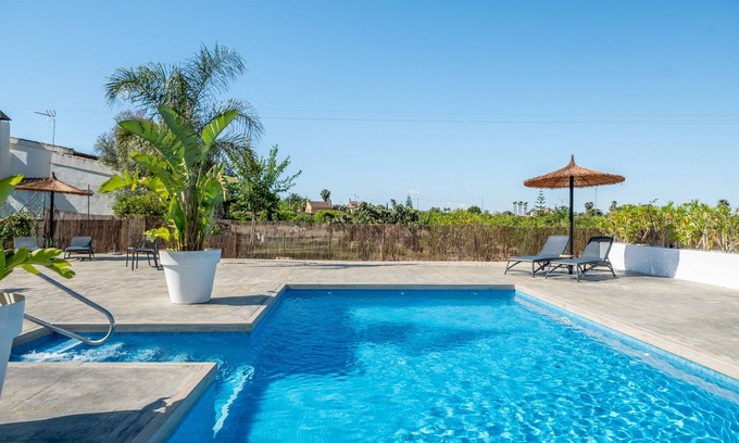 Formentera de Segura Apartment | Studio Apartment 'Suite La Vuelta' with Mountain View, Wi-Fi and Air Conditioning