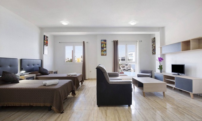 Puerto del Rosario Apartment | Studio Apartment Betty G in Central Location & with Wi-Fi