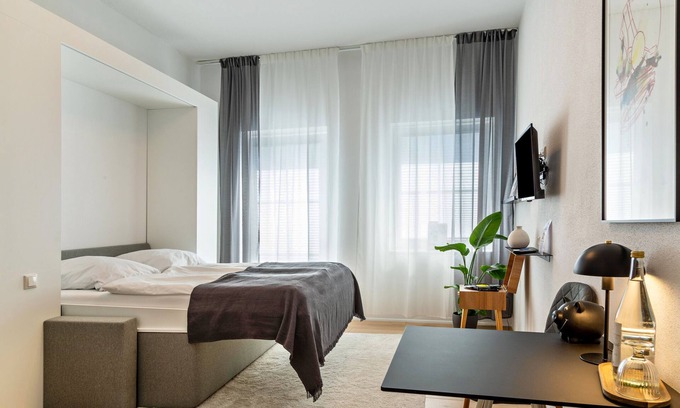 Muehldorf am Inn Apartment | Studio Apartment 'Deluxe Apartment No. 6' with Wi-Fi
