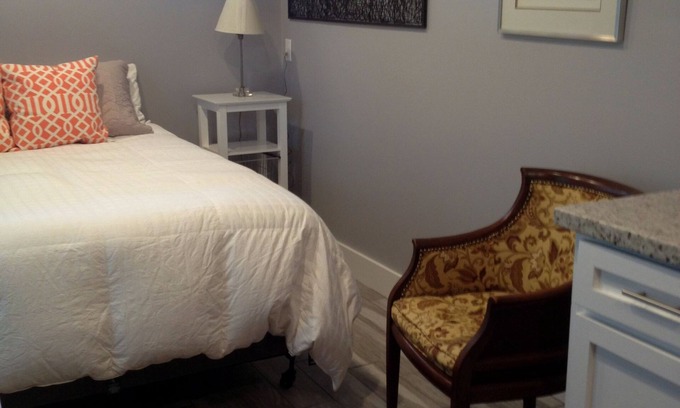 Holleman - Dobrovolny Apartment | Studio Apartment. Private entrance. 1mile to A&M. Monthly discounted rates.