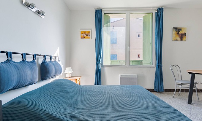 Charleval Apartment | Studio Apartment "1 - Au Coeur du Village"