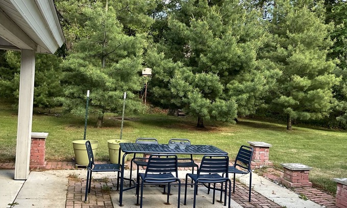 Tawas City House | Studio apartment 2.5 blocks from Tawas Point State Park beaches.