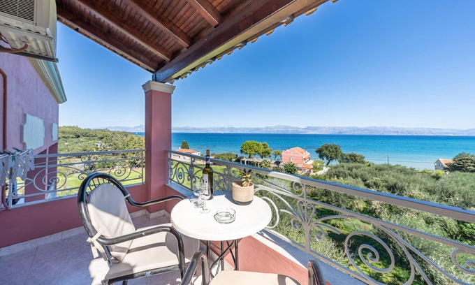 Astrakeri Apartment | Studio Apartment '8' with Sea View, Wi-Fi and Air Conditioning