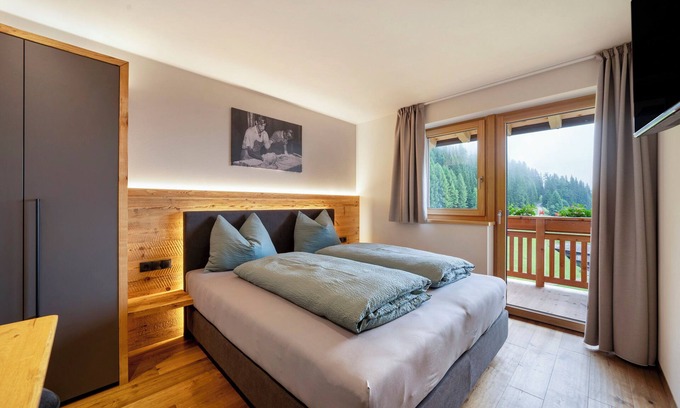 Ultimo Apartment | Studio Apartment 'Apartment Ocher' with Mountain View, Shared Garden and Wi-Fi