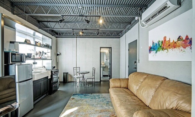 Greater Belhaven Apartment | Studio Apartment Above a Coffee Shop Heart of City