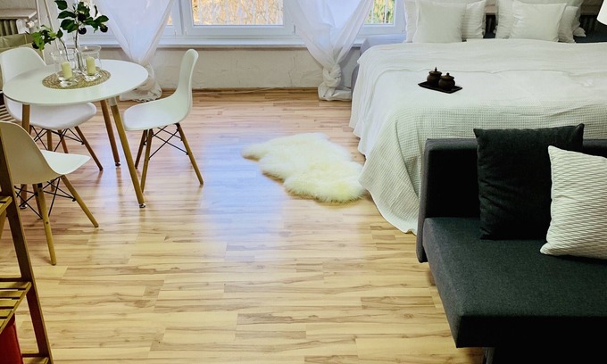 Homburg Apartment | Studio apartment below the university clinic * box spring bed, kitchenette and bathroom *