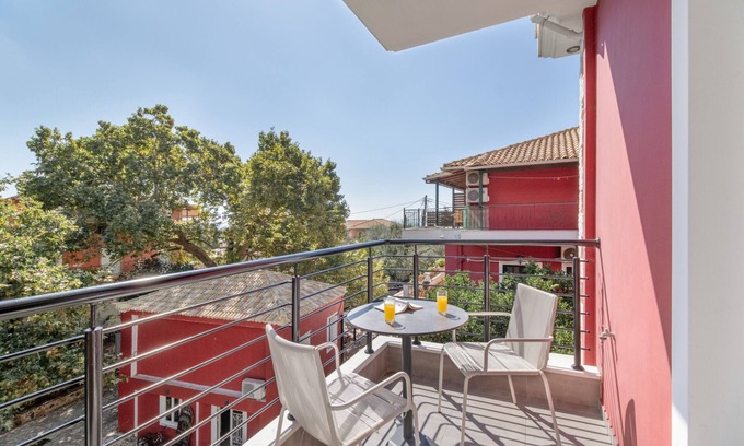 Anthousa Apartment | Studio Apartment 'Deluxe 2 Adults - C' with Shared Terrace, Wi-Fi and Air Conditioning
