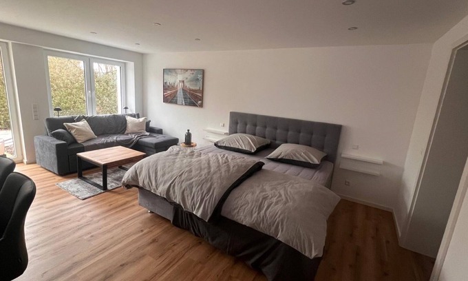 Creidlitz Apartment | Studio Apartment 'Ferienwohnung 1 Coburg-Creidlitz' with Private Terrace