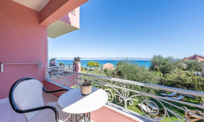 Astrakeri Apartment | Studio Apartment 'GRAND 4' with Sea View, Wi-Fi and Air Conditioning