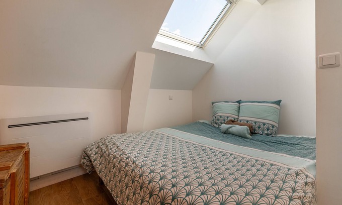 Merlevenez Apartment | Studio Apartment 'Gwenn Ha Du' with Shared Garden and Wi-Fi