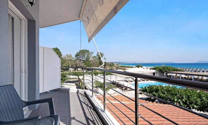 Pidima Kyras Apartment | Studio Apartment 'Iguana 3' with Sea View, Wi-Fi and Air Conditioning