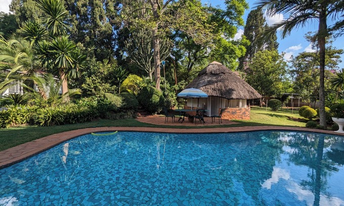 Greendale Apartment | Studio apartment in the leafy surburb of Greendale