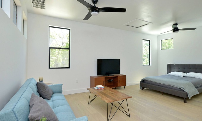 Chestnut House | Studio Apartment in trendy East Austin neighborhood