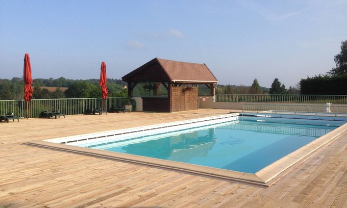 Saint-Genies Apartment | Studio Apartment 'La Résidence Du Vieux Four' with Shared Pool, Private Terrace and Shared Garden