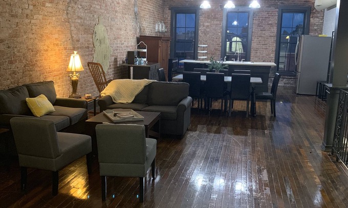 Paducah Apartment | Studio Apartment located in the heart of historic Downtown Paducah built in 1882