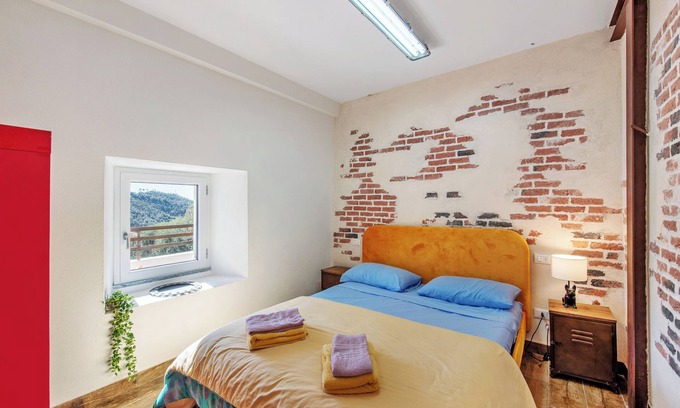 Varazze Apartment | Studio Apartment 'Macaja' with Sea View, Wi-Fi and Air Conditioning