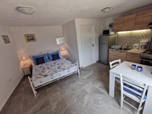 Pitve Apartment | Studio Apartment Mileta