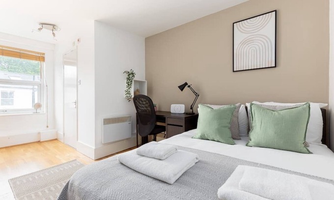 Lancaster Gate Apartment | Studio Apartment near Hyde Park