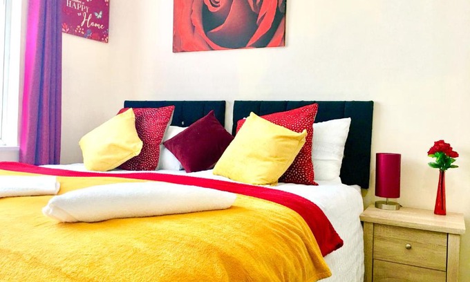 Cranbrook Apartment | Studio Apartment, Private Bathroom and Parking