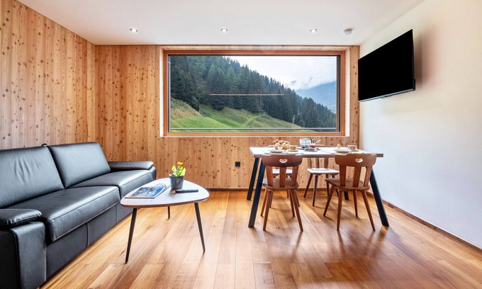 Stelvio Apartment | Studio Apartment 'Rumwaldhof Arnika' with Mountain View, Shared Terrace and Wi-Fi