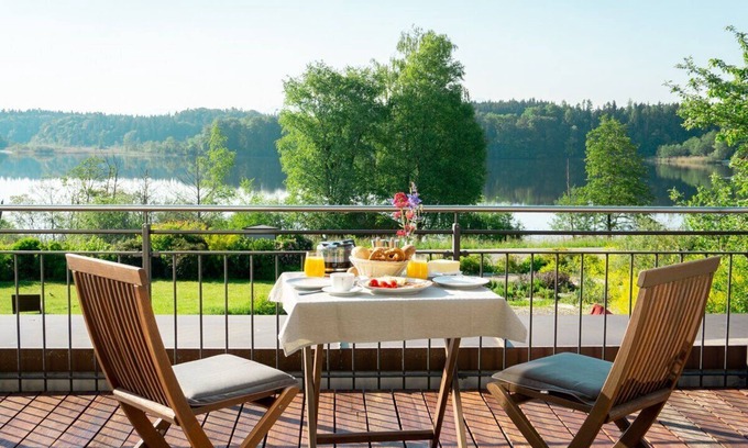Pelham Apartment | Studio Apartment "See-Lodge" with Lake View, Private Terrace & Wi-Fi