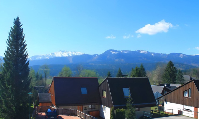 Bad Mitterndorf Apartment | Studio Apartment 'Sonnenalm - Ferienwohnung' with Mountain View, Balcony and Wi-Fi
