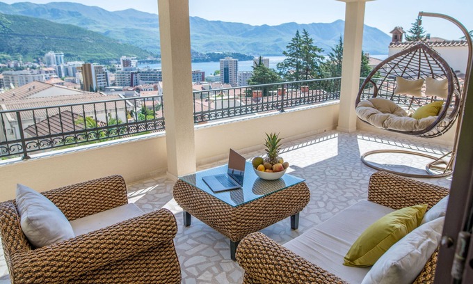 Centar Apartment | Studio apartment with big terrace & sea view