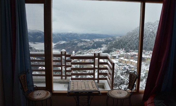 Sanjauli Apartment | Studio apartment with stunning views