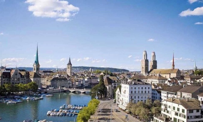 Niederdorf Apartment | Studio Apt in Charming Zurich Old Town M07