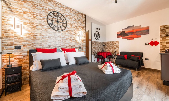 Capoterra Apartment | Studio 'Attilio's House' with Balcony, Wi-Fi and Air Conditioning