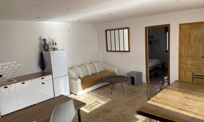 Bedarrides Apartment | Studio au Cœur des Vignes