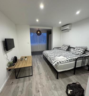 Bastide Giraud Apartment | Studio au calme - Villeneuve Loubet
