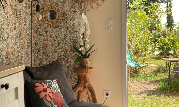 Le Thor Apartment | Studio Avec Terrasse et Jardin en Campagne, Paisible, Lumineux et Climatisé !