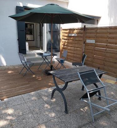 La Garde House | Studio avec terrasse indépendant en villa