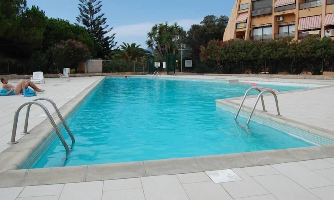 Santa-Lucia-di-Moriani Apartment | Studio by the sea