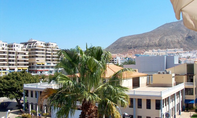 Los Cristianos Apartment | Studio, Balcony Wi-Fi Center Los Cristianos