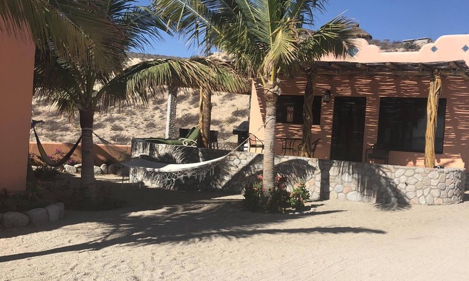 El Sargento Cottage | Studio beachfront casita King bed full kitchen-