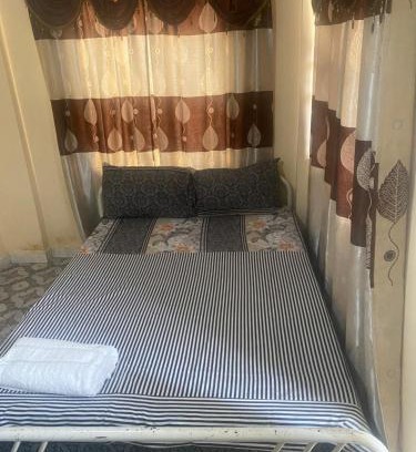 Gunjur Bed & Breakfast | Studio bedroom with breakfast at Gunjur Madina