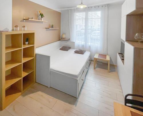 Saintes Apartment | Studio Bien placé Centre Historique de Saintes