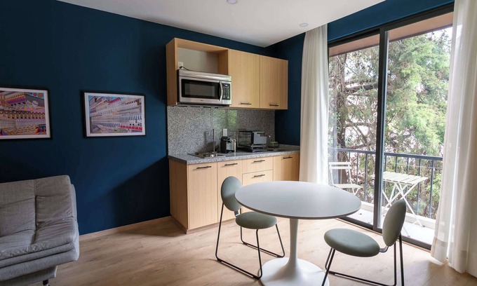 Roma Norte Apartment | Studio Bilbao: with private balcony and Rooftop Access