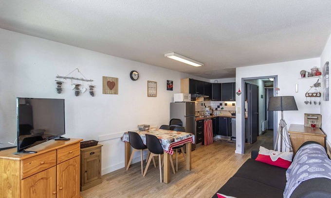 La Mongie Apartment | Studio cabin 5 people, balcony, equipped kitchen, ski locker