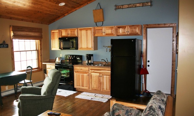 Hines Apartment | Studio Cabin-Open floor plan with full Kitchen