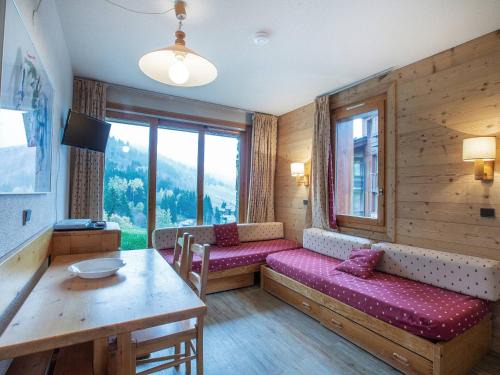 Les Avanchers-Valmorel Apartment | Studio cabine avec terrasse, accès direct aux pistes, idéal familles - FR-1-356-305