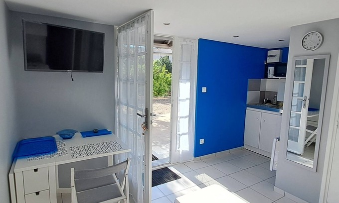 Meximieux Apartment | Studio Calme Tout Confort - Parking - Centre Ville Meximieux