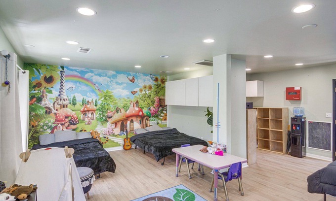 Norma Triangle Bed & Breakfast | Studio City 1/2 Mile from Universal. Preschool turned Bed and Breakfast