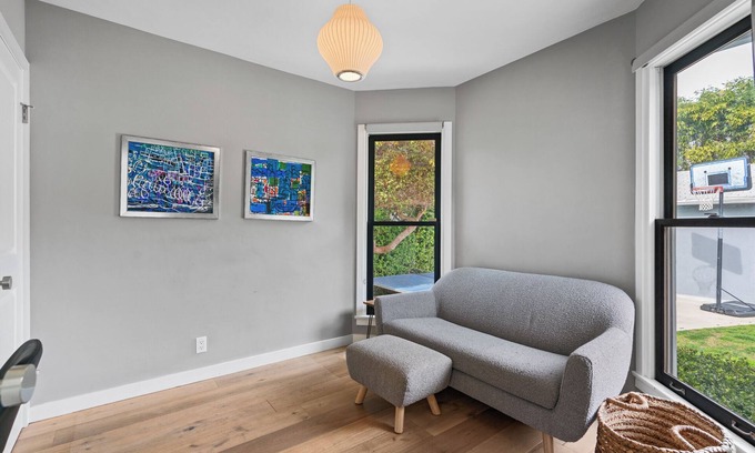 Studio City House | Studio City Modern Festive Gem