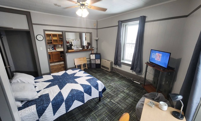 South Range Apartment | Studio Close to MTU, Houghton, Keweenaw, Dining, on the Trail & Full Amenities