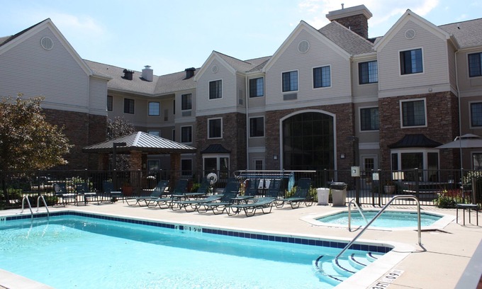 East Paris Apartment | Studio Close to the Airport! | Seasonal Outdoor Pool + Hot Tub + Free Breakfast