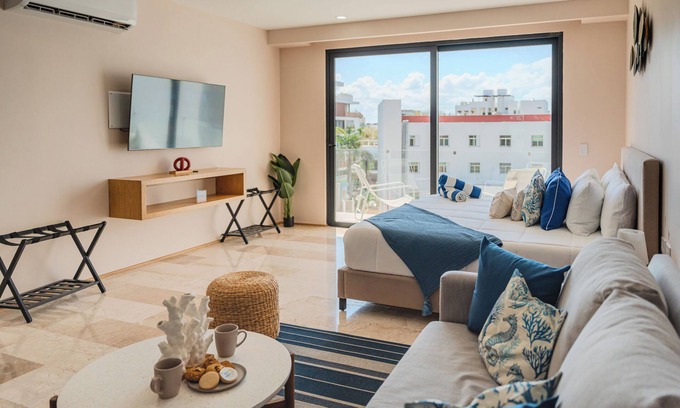 Luis Donaldo Colosio Apartment | Studio Coco | Rooftop with Jacuzzis & Gym | Casago