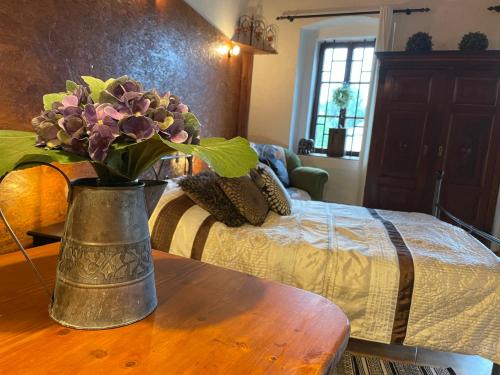 Rumburk Apartment | Studio Colonial